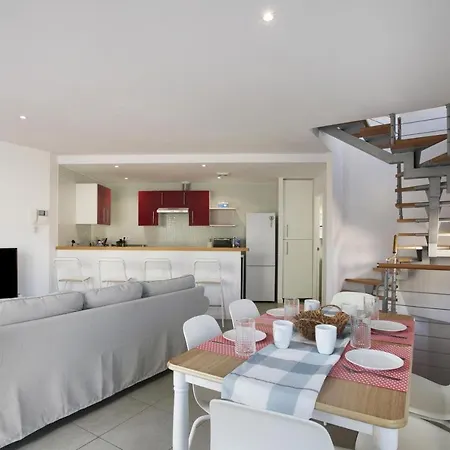 Beautiful Duplex Facing The Lejlighed