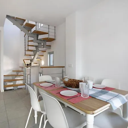 Beautiful Duplex Facing The Lejlighed *